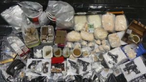 Polizei durchsucht Wohnung nach Drogen: Was die Ermittler finden, übersteigt ihre Erwartung extrem