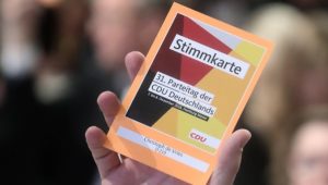 Der CDU-Parteitag auf Twitter: Einhörner bei AKK, FDP-Kandidatur bei Merz