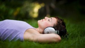 Kampf gegen das Pfeiffen im Ohr: Fünf Tinnitus-Apps im Vergleich